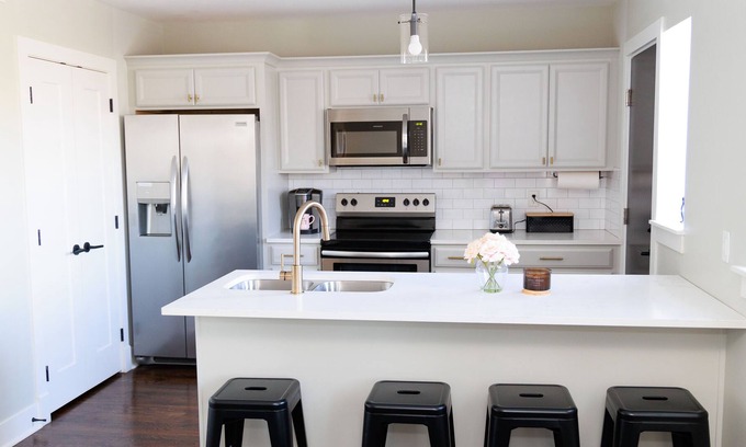 East Walnut HIlls Apartment | Stylish One Bedroom Unit
