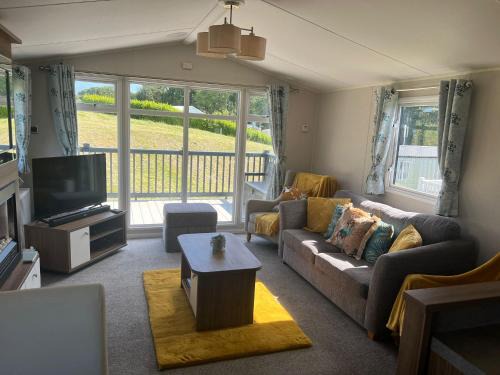 Bembridge Apartment | Stylish Pad with prime amenities