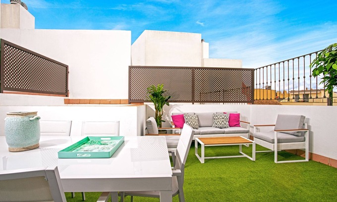 Feria Apartment | Stylish Penthouse in the center . Feria Terrace