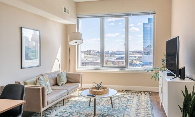 Reston Apartment | Stylish Reston 2BR w/Pool & Gym, nr Dining & Drinks, by Blueground