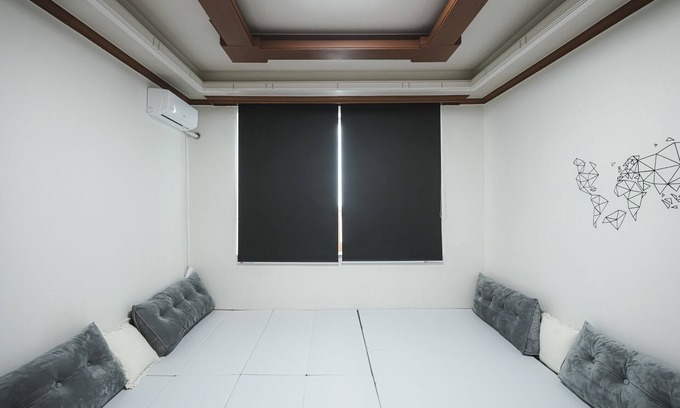 Suwon House | Stylish Rooftop Lounge & Cozy Game Room – Perfect for Gatherings in the City