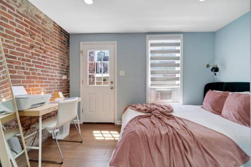 Fishtown House | Stylish Rowhome-Fishtown-Near Shops
