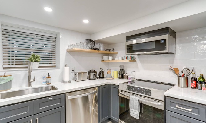 Loyal Heights Apartment | Stylish Seattle Apt w/Sauna: 6 Mi to Downtown!