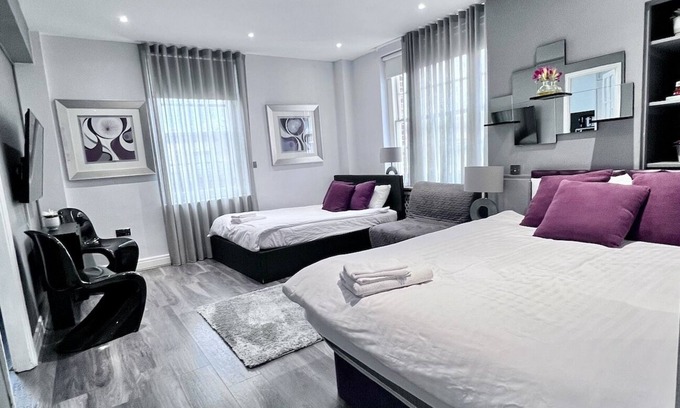 City of Westminster Apartment | Stylish studio - 5 min to Hyde Park & Oxford St