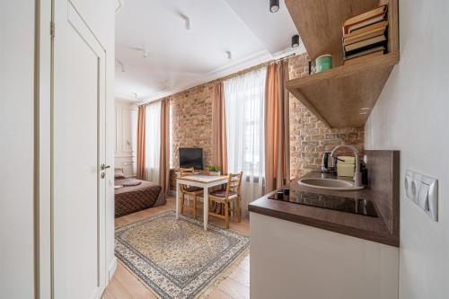 Grizinkalns Apartment | Stylish Studio Close to City Center, Cafés & Parks & Local Dining