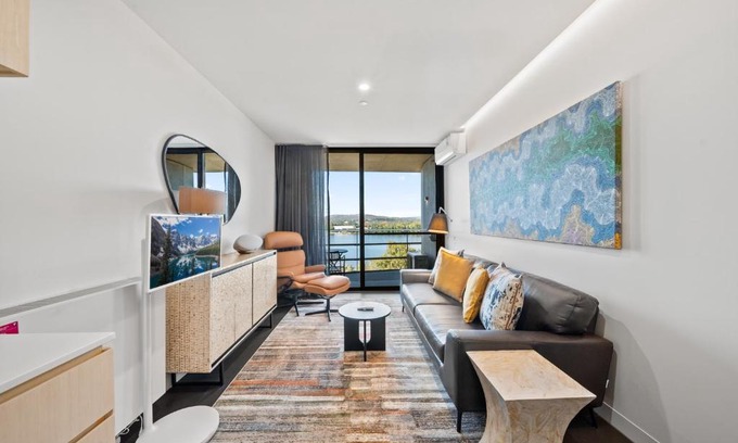 City West Apartment | Stylish Studio in Acton with Stunning Water Views