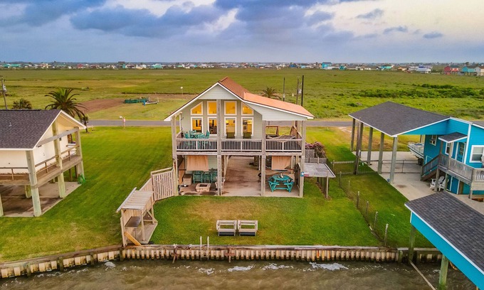 Cedar Lane Apartment | Stylish Studio on ICW w Sargent Beach Views