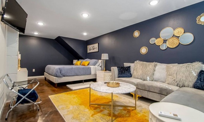 Hot Springs Apartment | Stylish studio, steps to Oaklawn