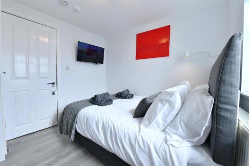 Fulham Broadway Apartment | Stylish Studios by Luxestays Fulham