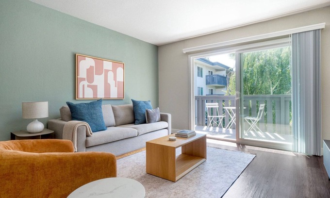 Sunnyvale Apartment | Stylish Sunnyvale 1BR w/Gym, Spa & Pool, nr Tech, by Blueground