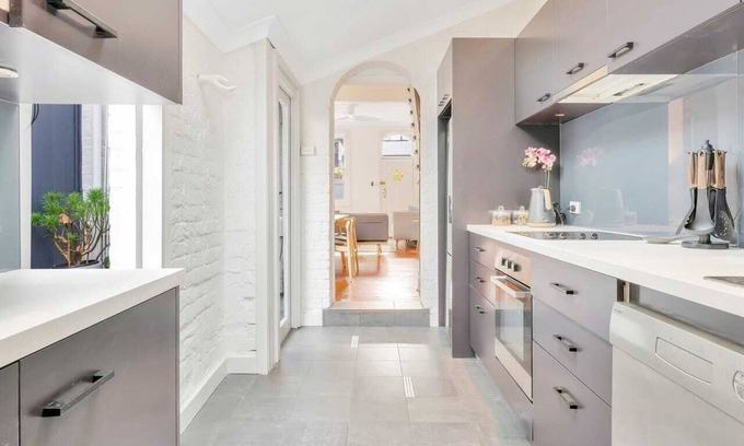 Surry Hills House | Stylish Terrace Oasis 2BR in Vibrant Surry Hills