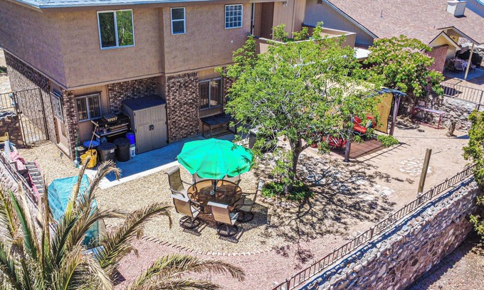 El Paso House | Stylish themed 2BR w/Office · Great for Professionals · Cozy, Clean & Peaceful