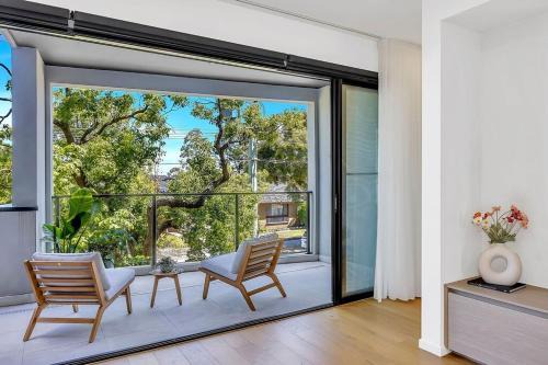 Clayton House | Stylish Three-Story Getaway with Balcony - Clayton