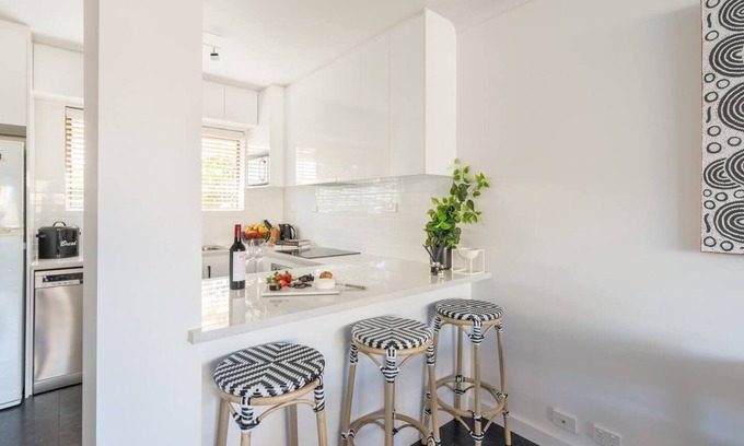 Parkside House | Stylish townhouse in leafy Parkside close to CBD