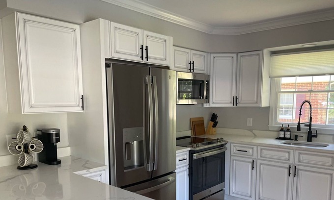 Easton House | Stylish Townhouse in the Heart of Easton