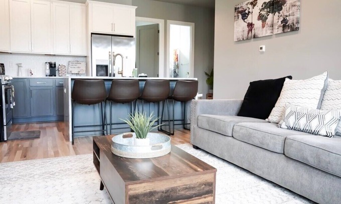 Haynes Area House | Stylish Townhouse w/Rooftop|Minutes to Downtown