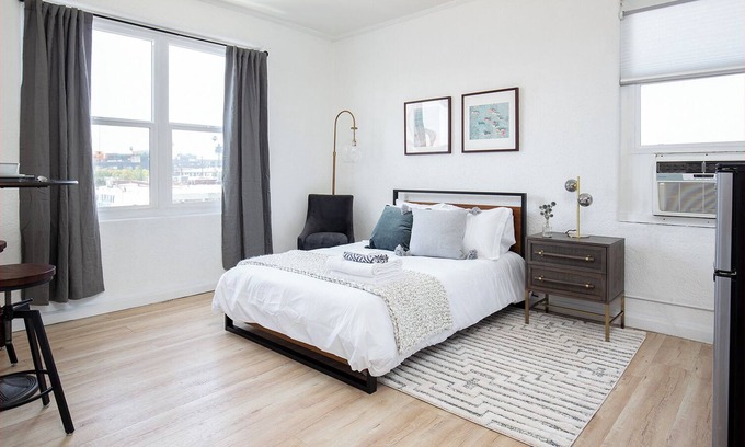 Rampart Village Apartment | Stylish Urban Sanctuary in DTLA Studio!