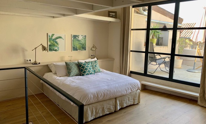 Uzes Apartment | Stylish Uzes Centre Apartment with a Large Terrace