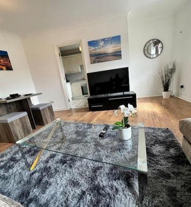 Surrey Docks Apartment | Stylish Waterfront Apartment