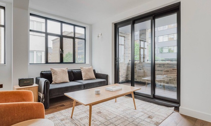 Whitechapel Apartment | Stylish Whitechapel 2BR, w/Balcony, nr Shops & Bars, by Blueground