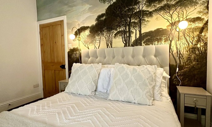 Embsay House | Stylish Yorkshire Dales Cottage: close to Skipton,walks,fireplace,dog friendly!