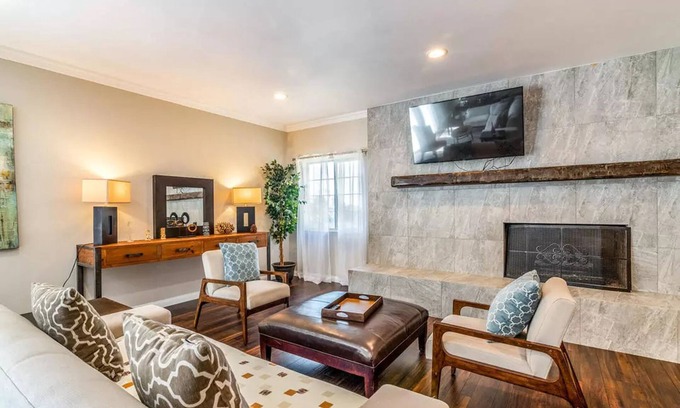 Studio City House | Stylishly Furnished Home Nestled in Hollywood Hills with Wow Views