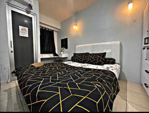 Pluit Apartment | Stylist & Minimalist Studio Pool View at Apt Green Bay Tower G