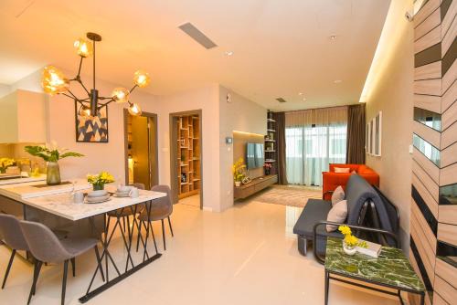 Central District Apartment | Suasana Residence by Nest Home