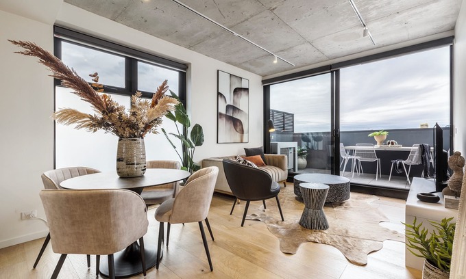 Prahran Apartment | Suave Condo in Trendy Prahran~Steps to Greville St