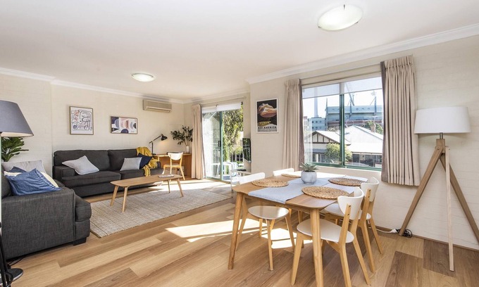 Subiaco Apartment | Subiaco Village with pool, BBQ & spa - free parking and wifi - two bedroom
