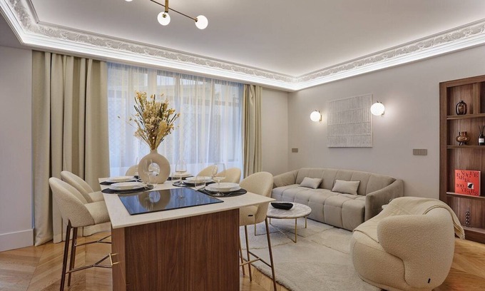 8th Arrondissement Apartment | Sublim and new Apartment Matignon St Honoré