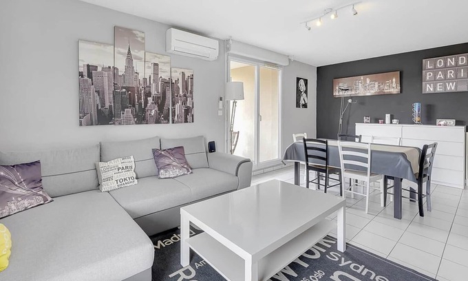 Saint - Michel Apartment | Sublime 64m² With 2 Balconies For 6 In Toulouse