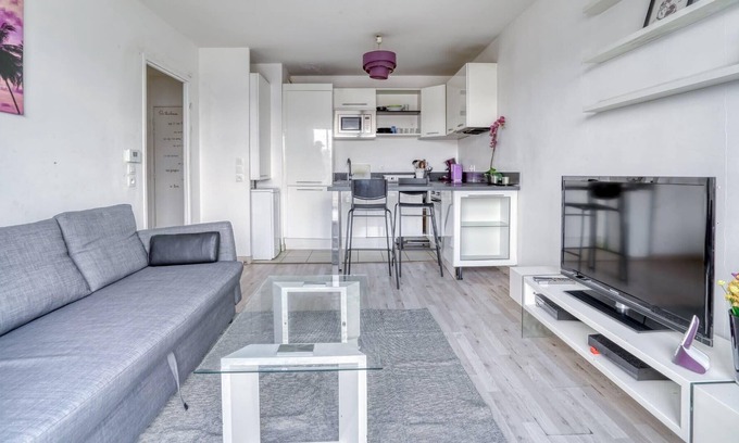 Champigny-sur-Marne Apartment | Sublime appart centre ville terrasse gare 4pers