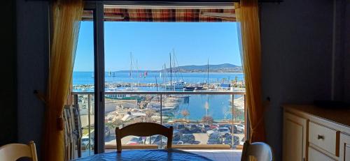 Frejus Port Apartment | Sublime vue mer,parking,wifi