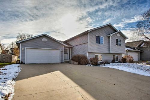 Rochester House | Suburban Gem with Deck 5 Mi from Dtwn Rochester!