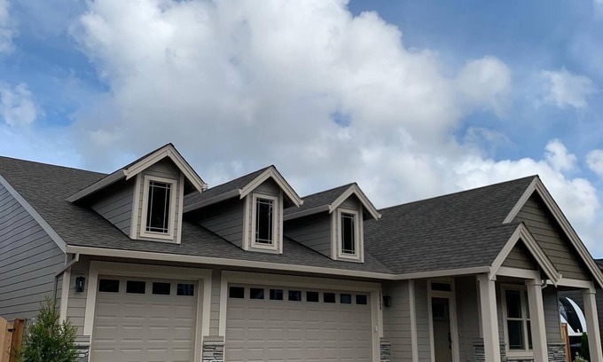 Oregon City House | Suburban Oasis in Historic (and Hip) Oregon City