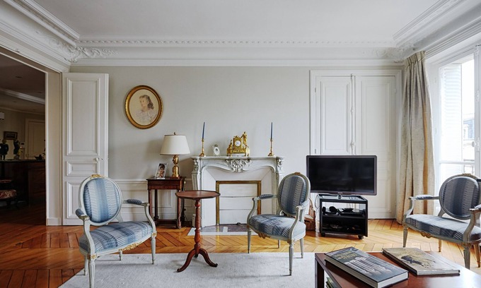 Neuilly-sur-Seine Apartment | Suburban Peace in Neuilly-Sur-Seine, by Veeve