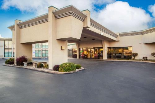 Grand Island Hotel | Suburban Studios I-80 Grand Island
