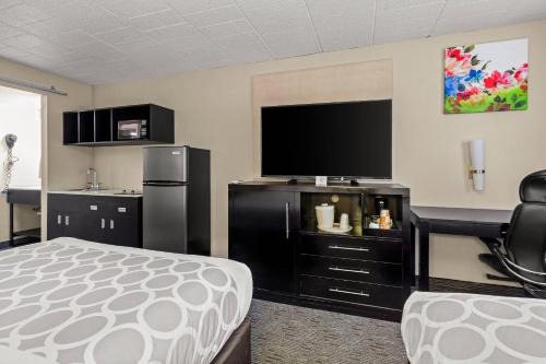 Altoona Hotel | Suburban Studios