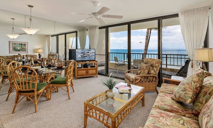 Kihei Condo | Sugar Beach 316 Front Row Ocean Views in Beautifully Upgraded Beachfront Condo