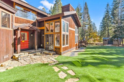 Tahoe City House | Sugar Bear Lodge Estate