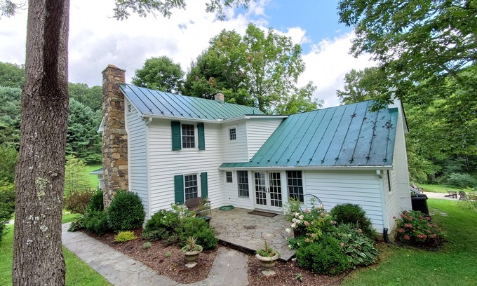 Bent Mountain Other | Sugar Camp Farmhouse In The Blue Ridge Mountians Of Virginia
