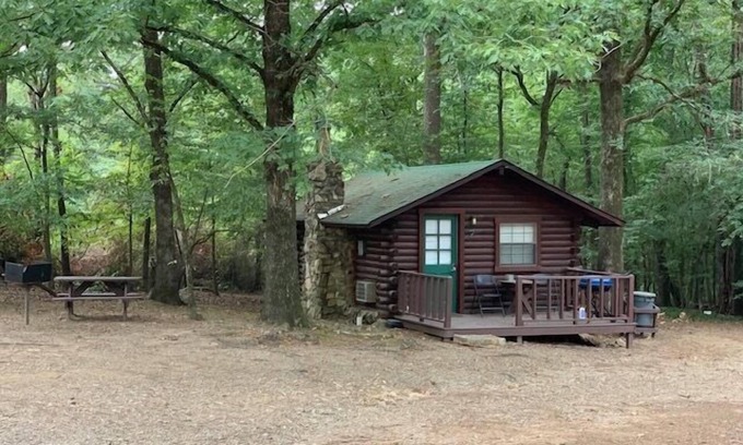 Broken Bow Cabin | Sugarberry Shack - 1 Bedroom Honeymoon Cabin Whip Poor Will Resort!