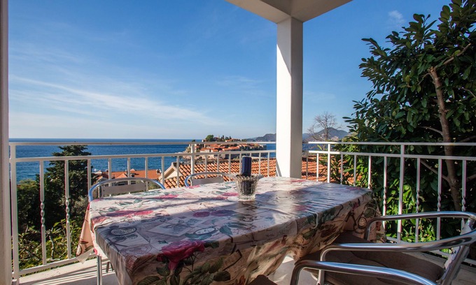 Sveti Stefan Apartment | Suitable Modern One Bedroom Apartment With Sea View