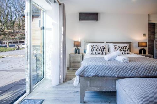 Pen-y-cae Apartment | Suite 10 - Sleeping Giant Hotel - Pen Y Cae Inn