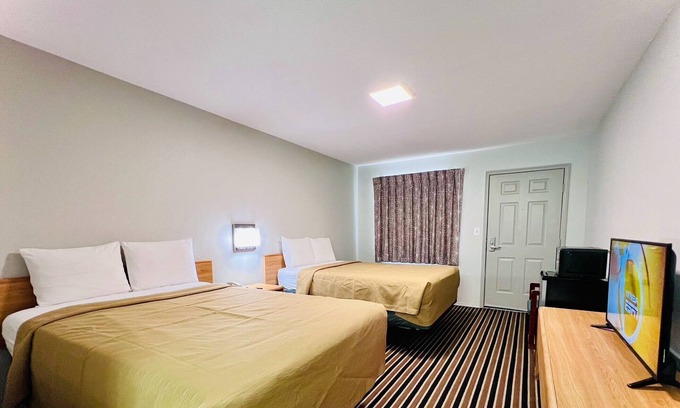 Gore Hotel | Suite 16 Motel