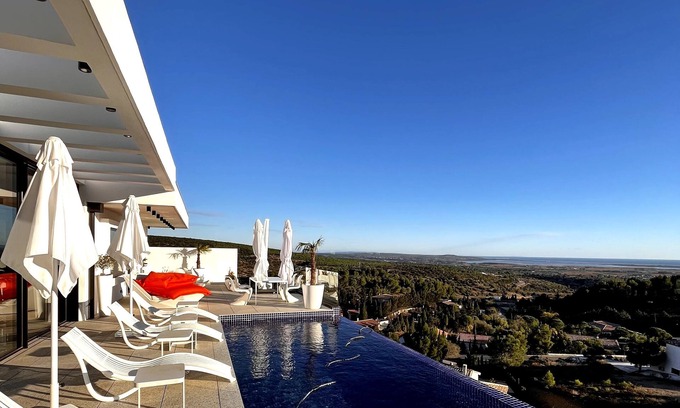 Treilles Villa | Suite 28 chambre d'hôtes proche LEUCATE