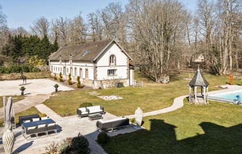 Gien House | Suite Acacias Avec Piscine