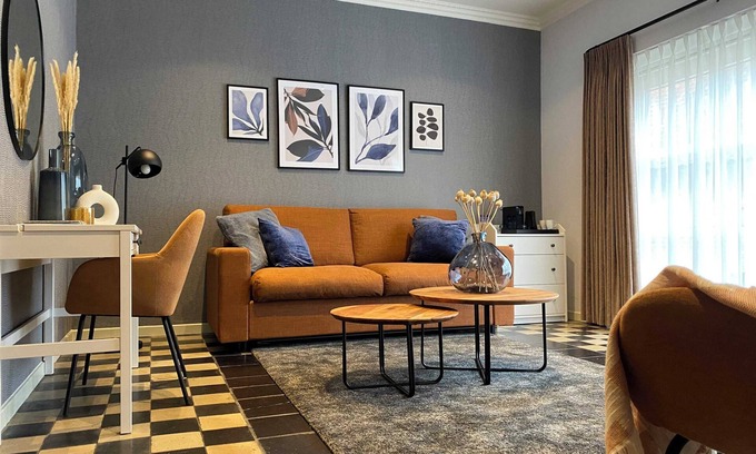 Ellikom Hotel | Suite B5 Summary: Rel
