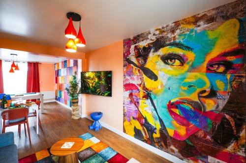 Plouay Apartment | Suite Bretagne - Billard, Spa, Ciné- Proche Lorient